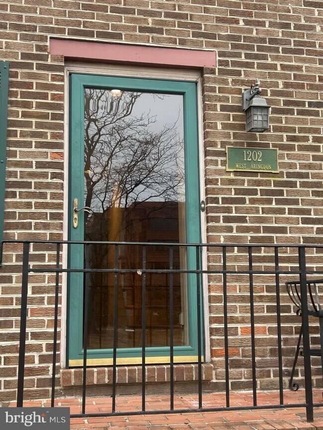 Foto del edificio - 1202 W Abingdon Dr