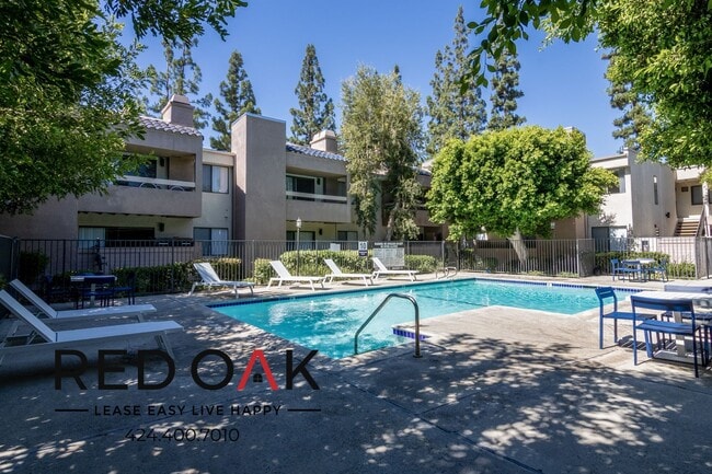 Foto del edificio - 7810 Topanga Canyon Blvd