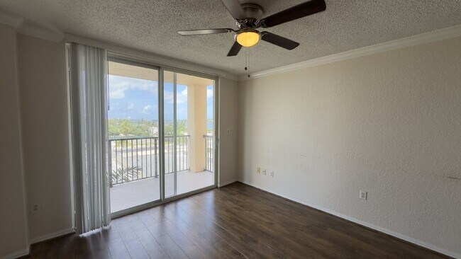 Foto del edificio - 6th-Floor 2BR/2BA Condo with Pool & Gym at Flagler Pointe