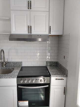 Building Photo - 56 Lenox St