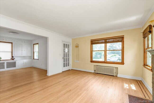 Building Photo - 18 Hathaway Dr