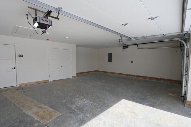 Foto del edificio - 4417 Royal County Rd