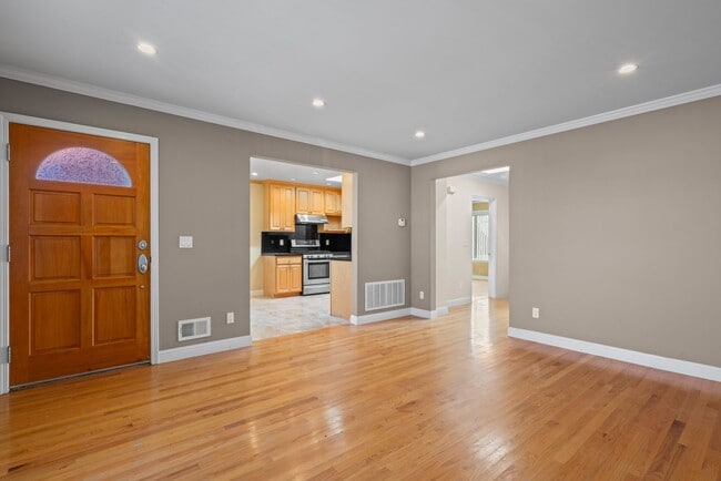 Building Photo - Move in. Feel at Home.