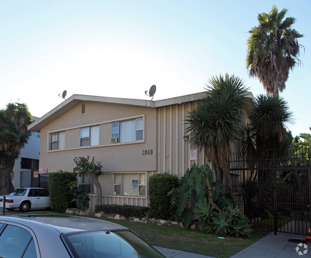 3843 - 3849 Gibraltar, ¡alejado - 3843-3849 Gibraltar Ave