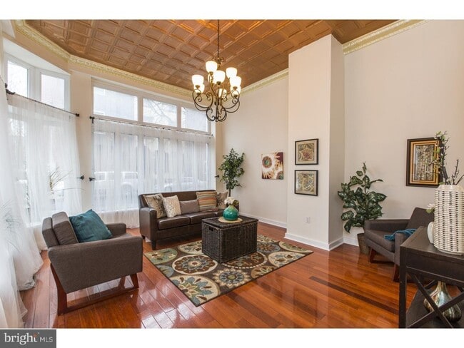 Photo - 856 N 20th St House