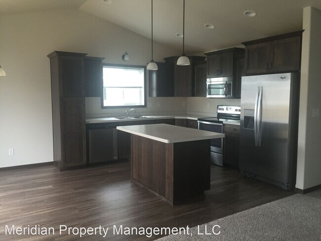 Foto del edificio - 3 br, 2 bath House - 911 Eaglewood Ave