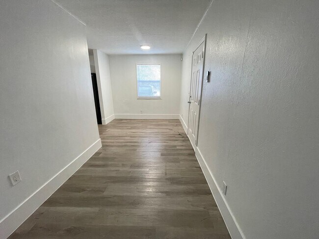 Foto del edificio - 754 Date Palm Dr