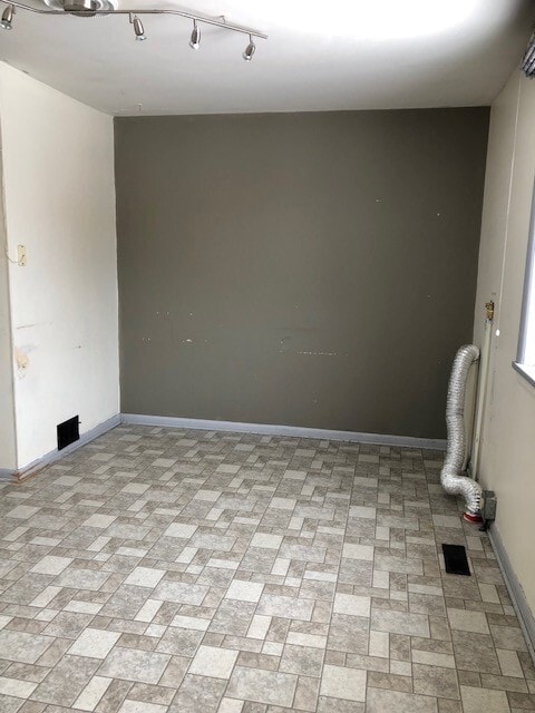Building Photo - 5016-5051 51 St