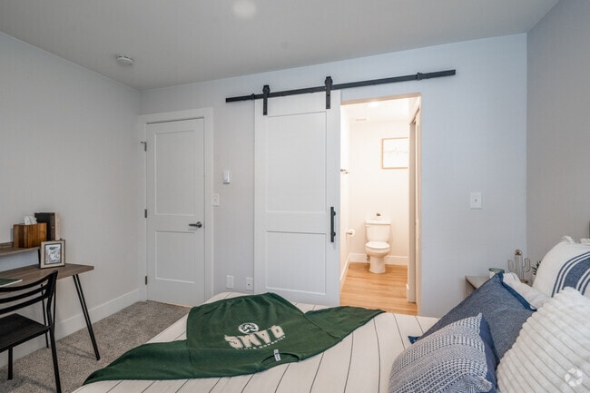 3 BR, 2 BA - 930 SF - The Junction Fort Collins - Historical Access