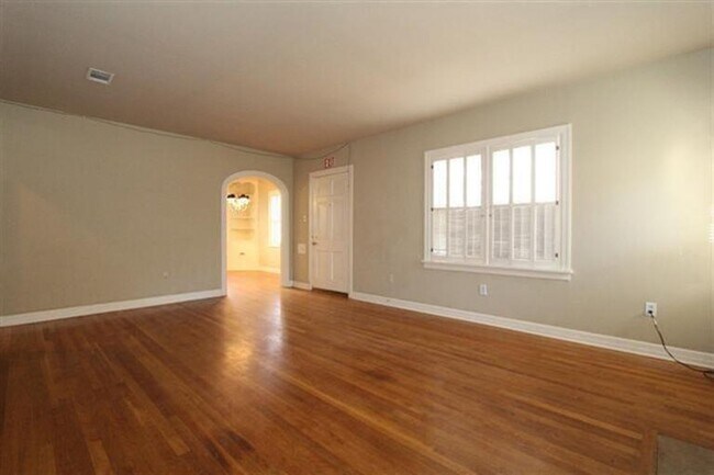 Foto del edificio - PRICE REDUCTION!!! 3 Bedroom 3 bath in Tec...