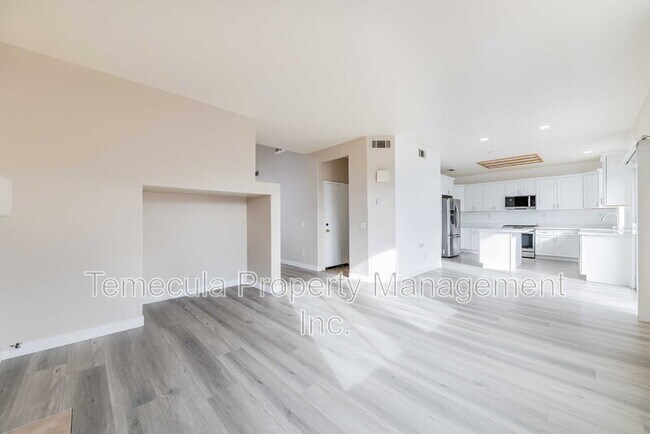 Foto del edificio - 42061 Orange Blossom Dr
