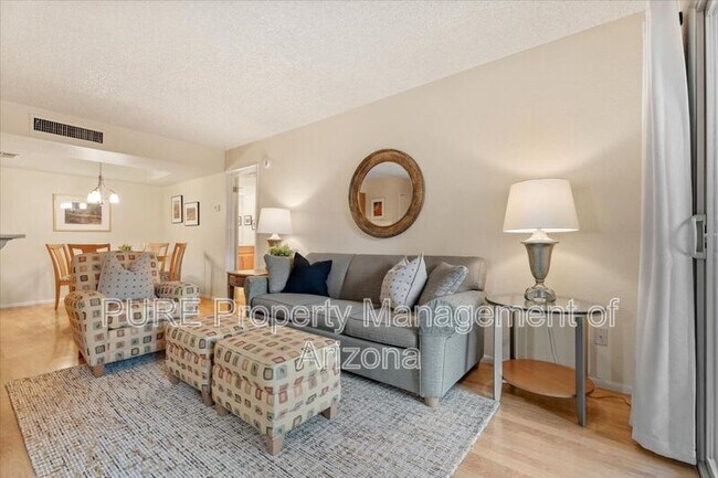 Foto del edificio - 4444 E Paradise Village Pkwy N