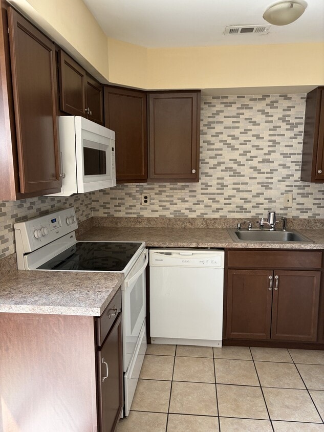 Building Photo - 348 Willow Turn
