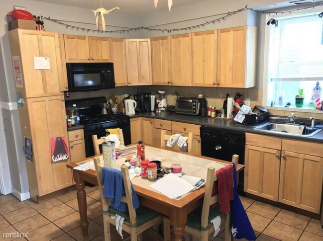 Foto del edificio - 4 br, 1 bath Condo - 10 Carmel St Apt 1  i...
