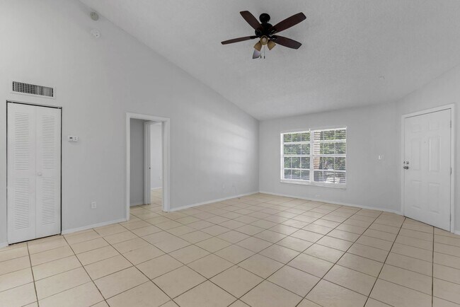 Foto del edificio - Spacious 2/2 Condo In Lancelot at Winter Park