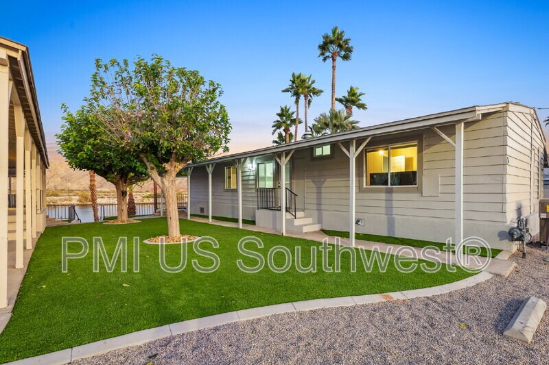 Foto principal - 437 Riverfront Dr