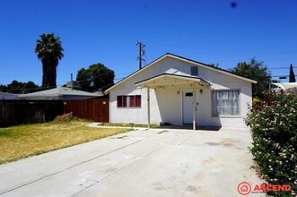 Building Photo - 1106 Wilson Ave