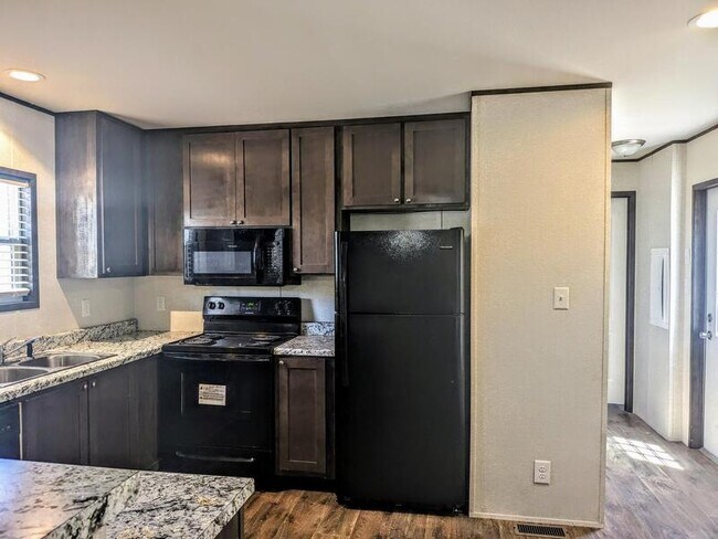 Foto del edificio - 4115 Ben Ficklin Rd