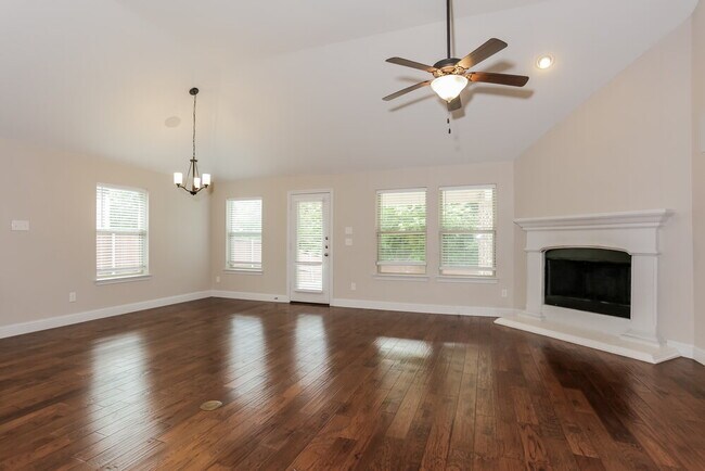Building Photo - 417 Bentley Dr