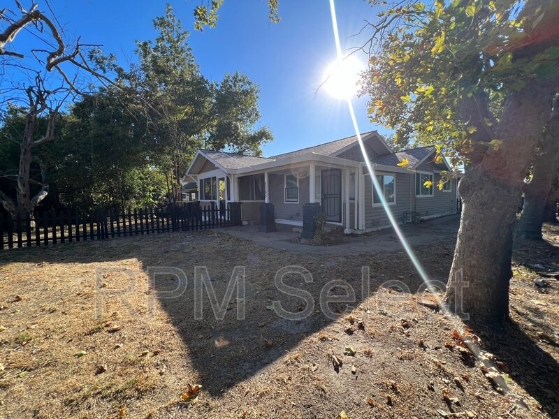 Primary Photo - 2285 Fairfield St