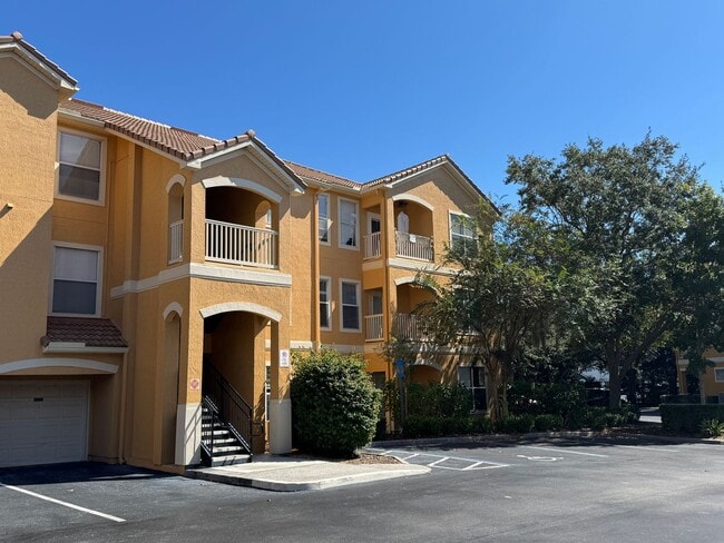 Building Photo - Updated 3 Bedroom, 2 Bath Mirabella Condo ...