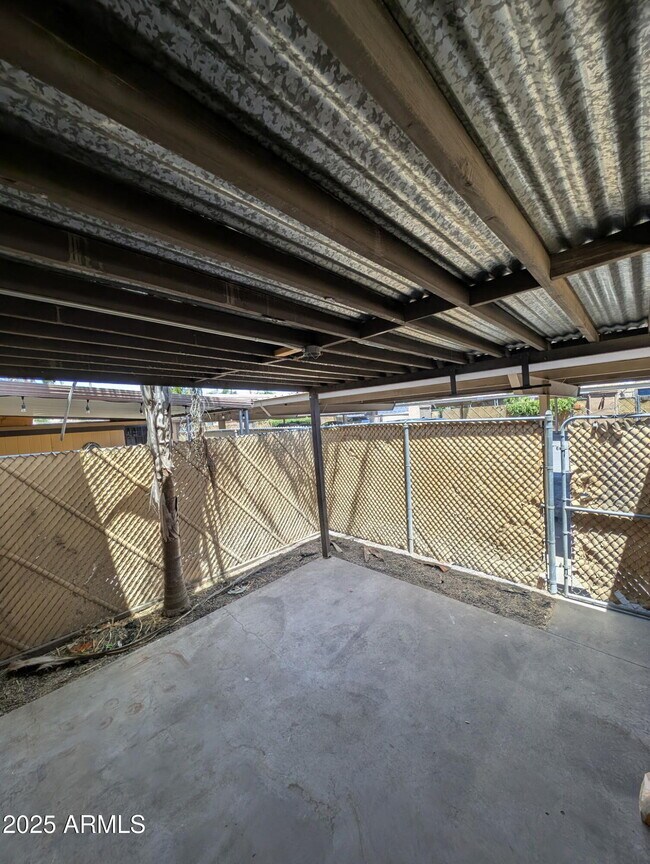 Foto del edificio - 7126 N 19th Ave