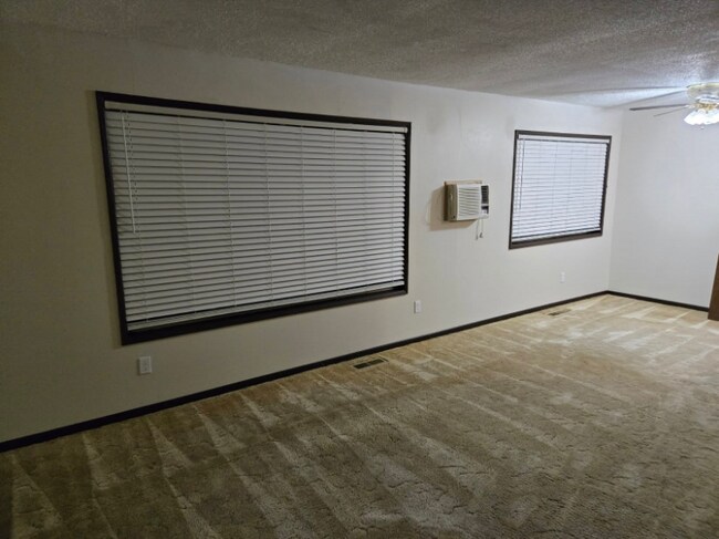 Foto del edificio - 4012 E 16th St