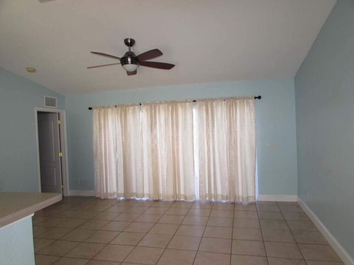 Foto del edificio - Beautiful Home in Lehigh Acres