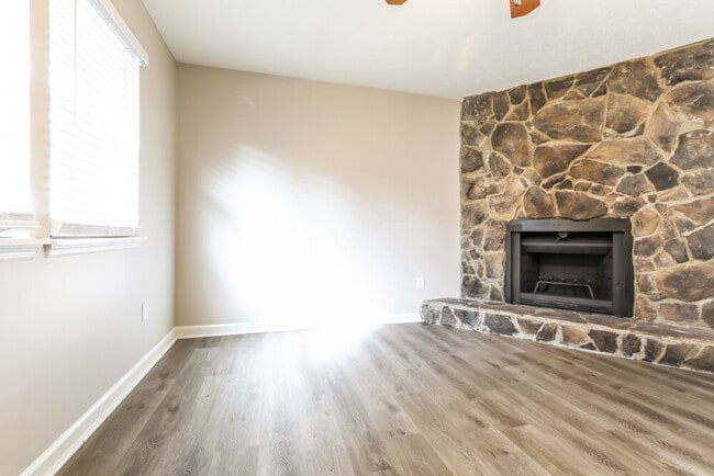 Foto del edificio - 2194 Cherokee Valley Cir