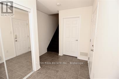 Photo du bâtiment - 603 Attenborough Terrace