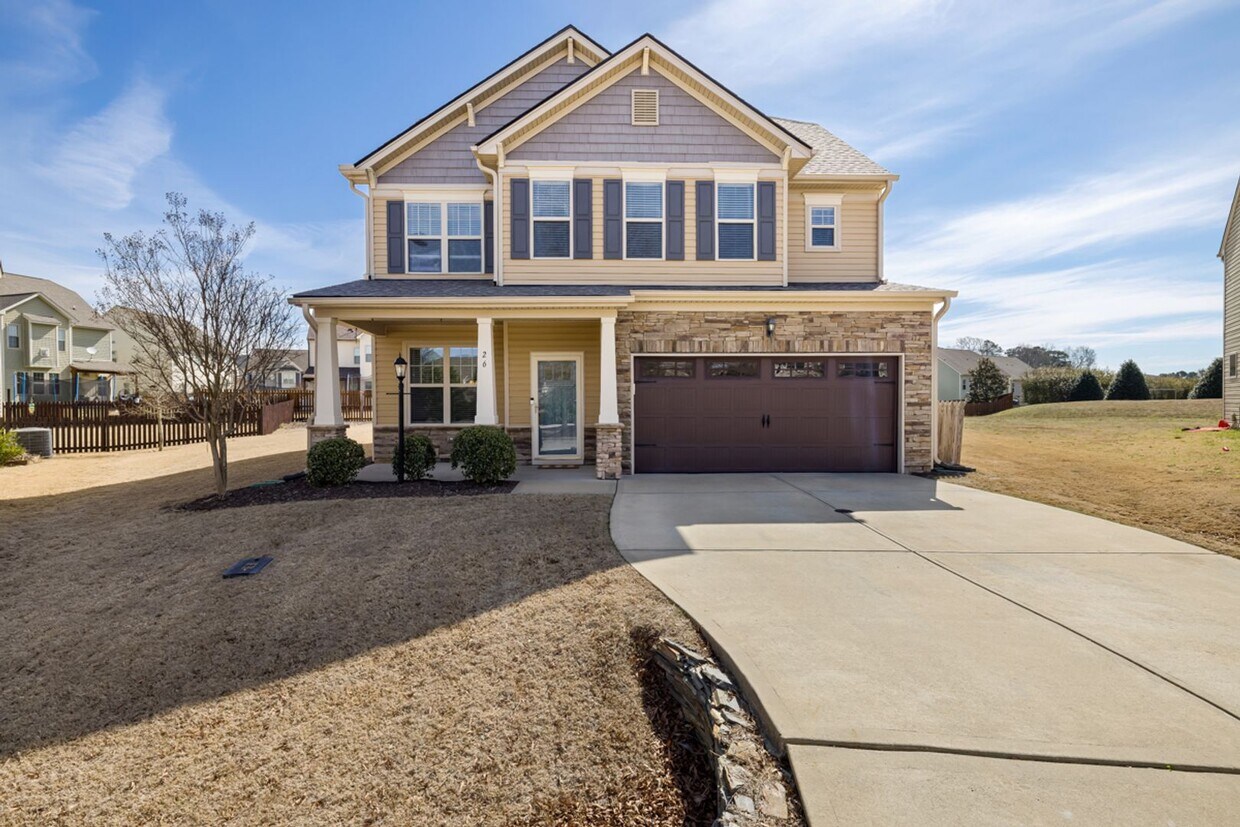 Foto principal - Spacious Four Bedroom Home!