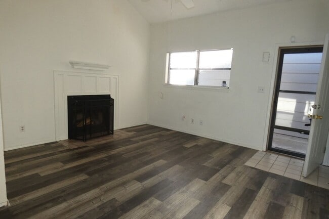 Building Photo - Close to Fort Sill, East side neighborhood