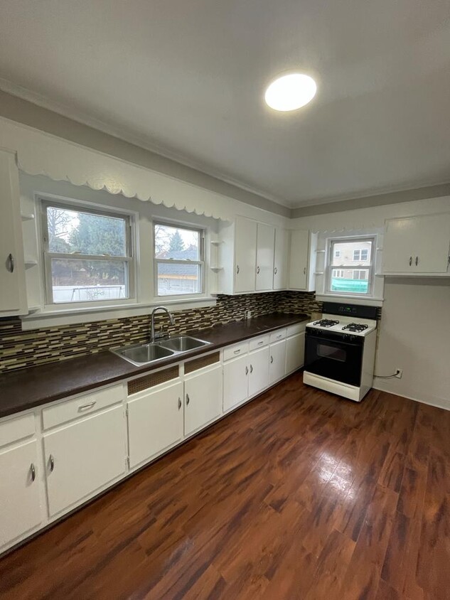Foto principal - 602 W Curtis St