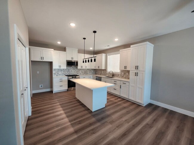 Building Photo - Gorgeous NEW CONSTRUCTION! w/Smart Home Te...