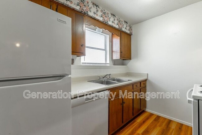 Foto del edificio - 72 Knollwood Dr