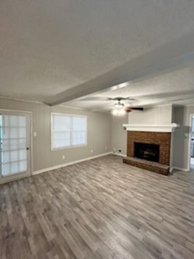 Building Photo - 4 Success is now offering this spacious 3 ...