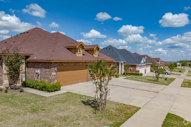Duplex Homes in Midlothian Tx Have A Close-knit Community Feel
