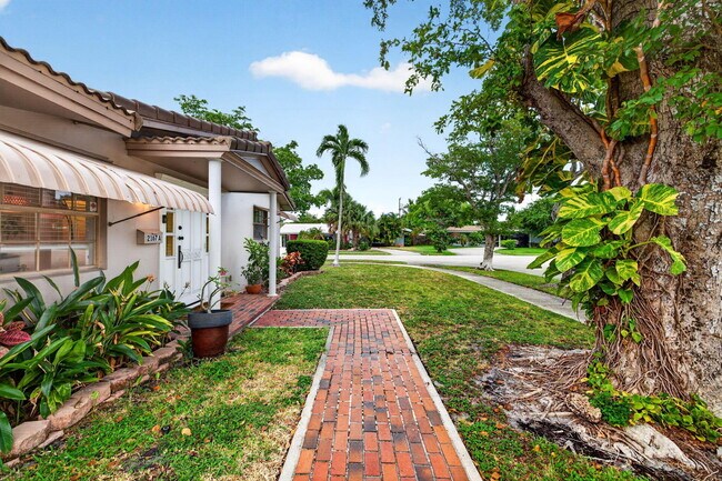 Foto del edificio - 2167 NE 56th Ct