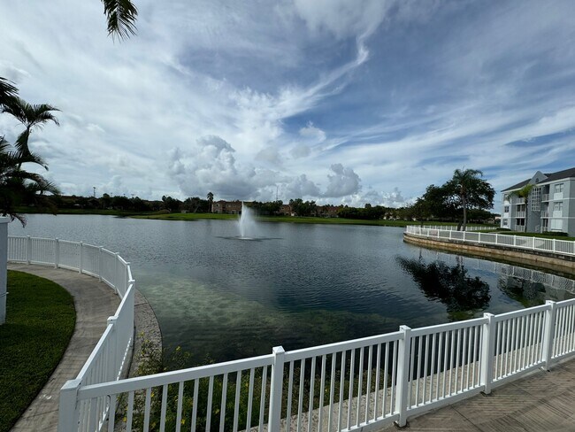 Foto del edificio - 8660 SW 212th St