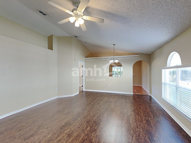 Foto del edificio - 2724 Maderia Cir