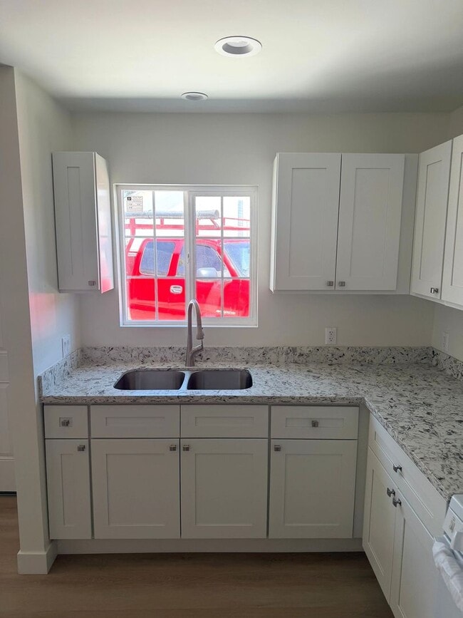 Building Photo - 12120 Clora Pl