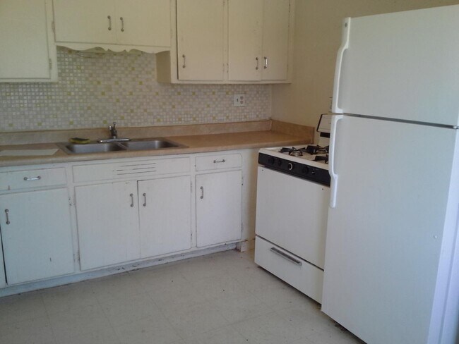 Foto del edificio - 4421 E 32nd St