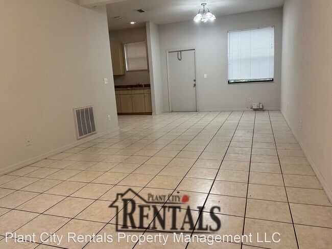 Building Photo - 3 br, 2.5 bath House - 3617 W. Reynolds Ap...