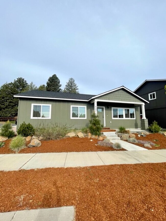 Foto del edificio - Beautiful 3 Bedroom Single Level home in SE Bend!