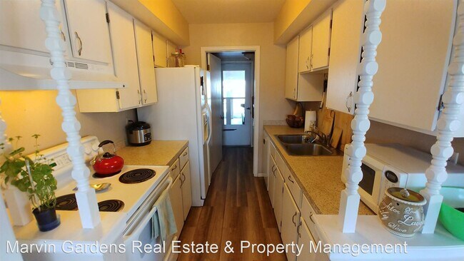Building Photo - 2 br, 2 bath House - 1101 Monroe Dr. Unit B