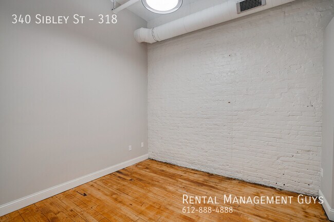 Building Photo - 340 N Sibley St
