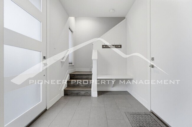 Photo - Townhome in the Highlands!