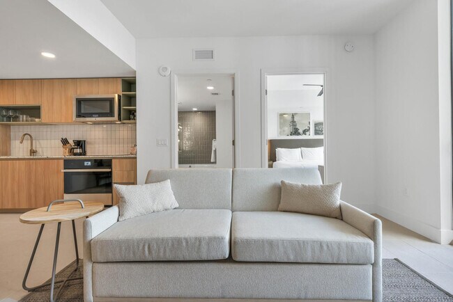 Foto del edificio - 601 NE 1st Ave