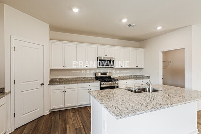 Building Photo - 1240 Arnhem Dr