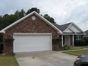 Building Photo - 2068 Lake Forest Dr